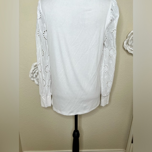 NTM: Entro Solid White Floral Eyelet Long Sleeve Top in Size Small - Picture 13 of 16